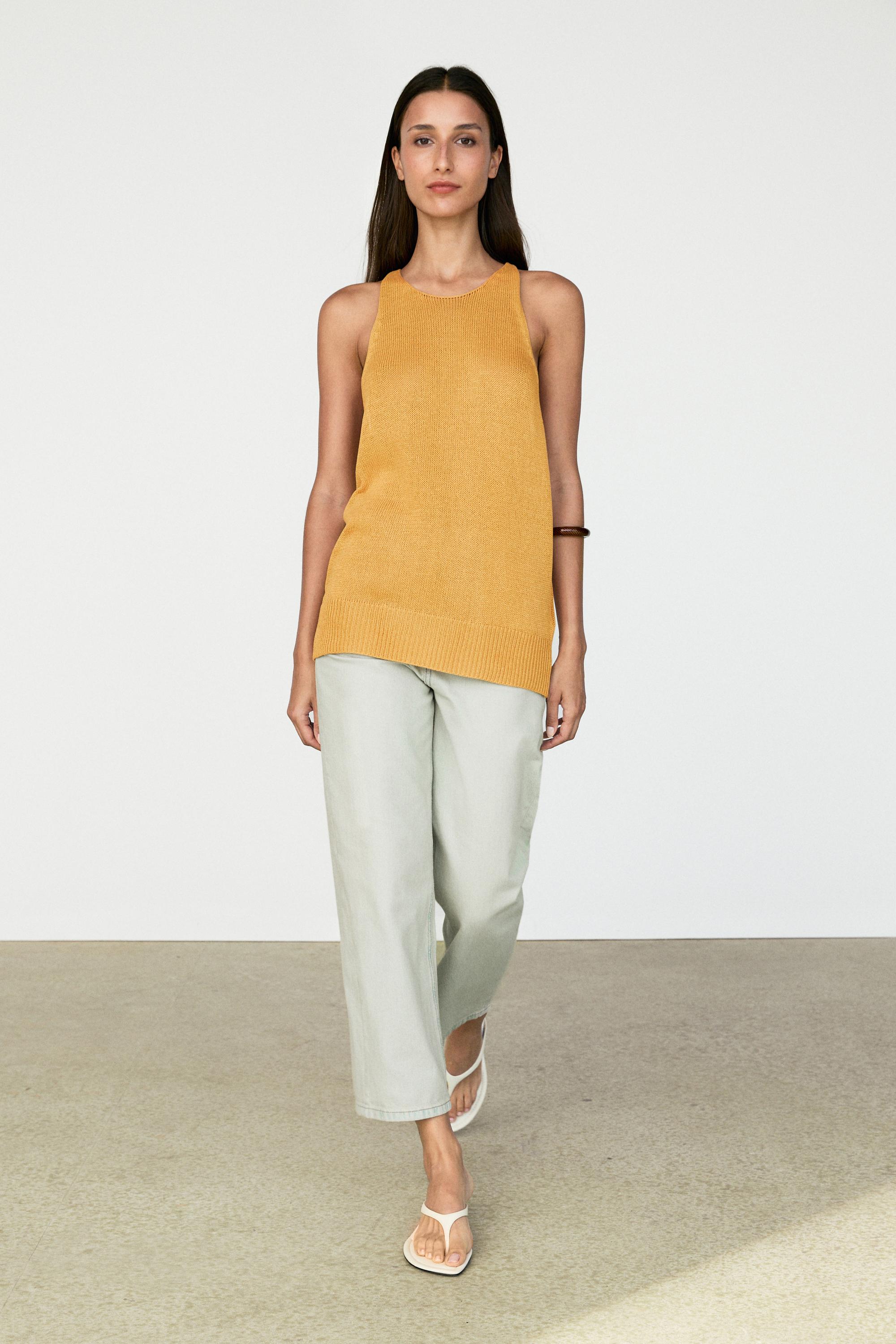 Sleeveless knit halter top